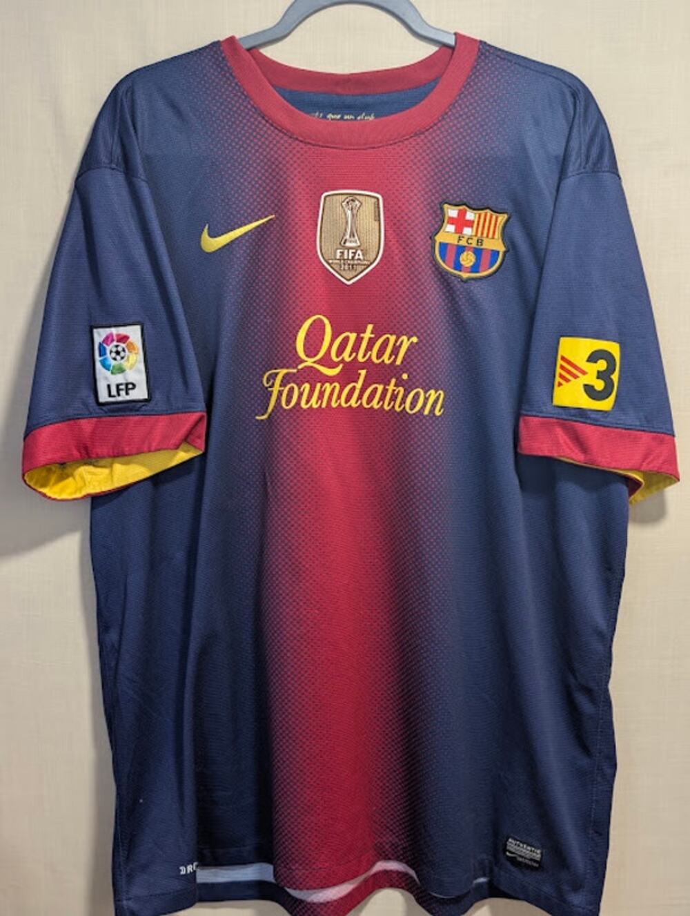 Barcelona Iniesta CWC Vintage Jersey 2XL